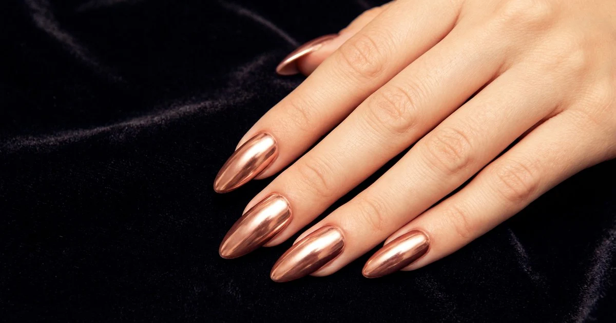 Soft Pearl Chrome Nails