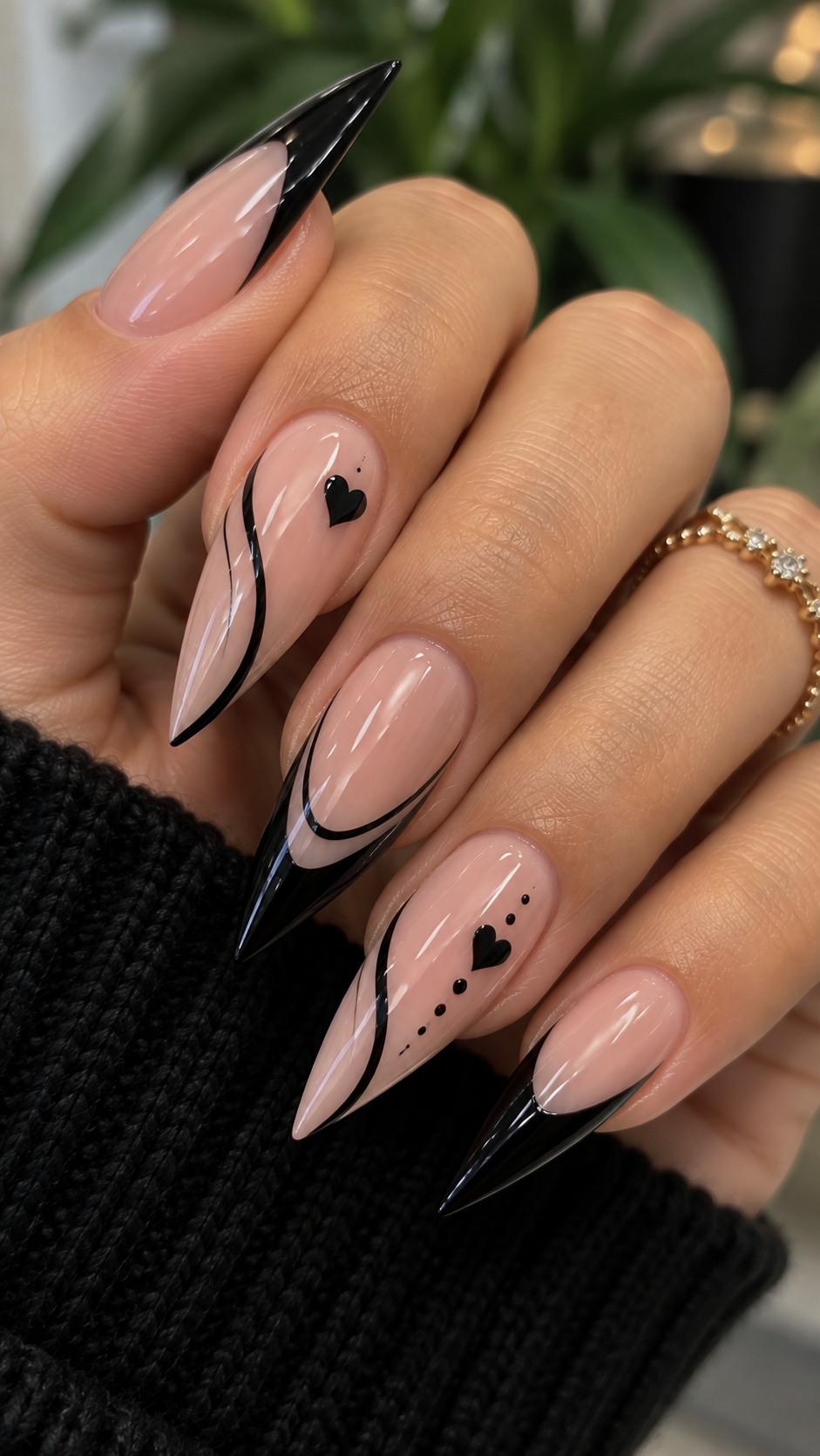 Stiletto Nails The Sexy, Glam Statement Shape for Date Night and Nights Out
